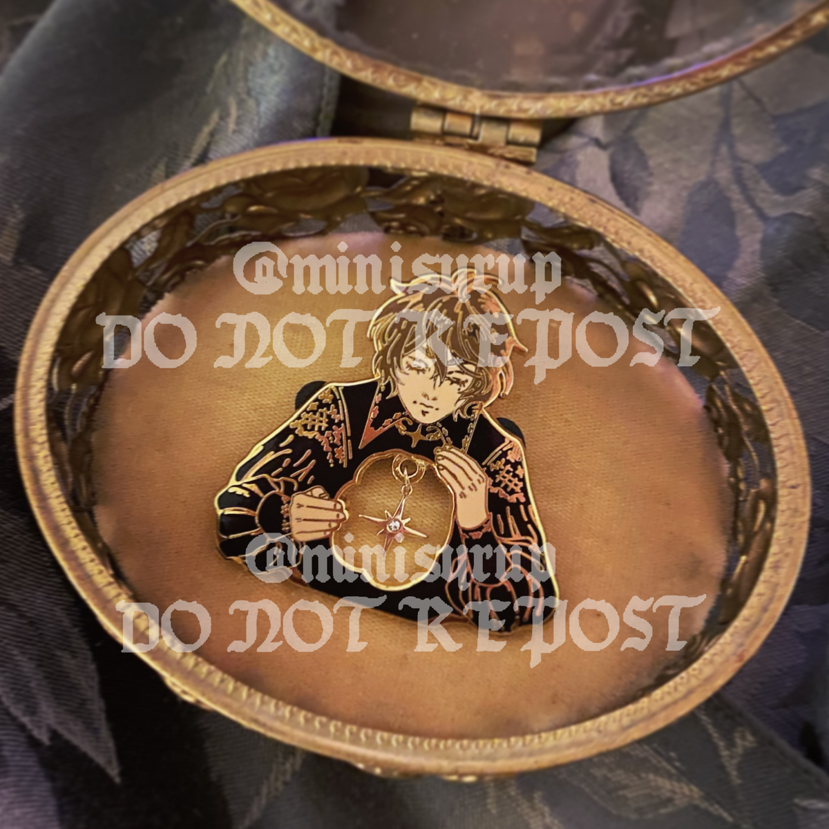 "Foreseer" Enamel Pin