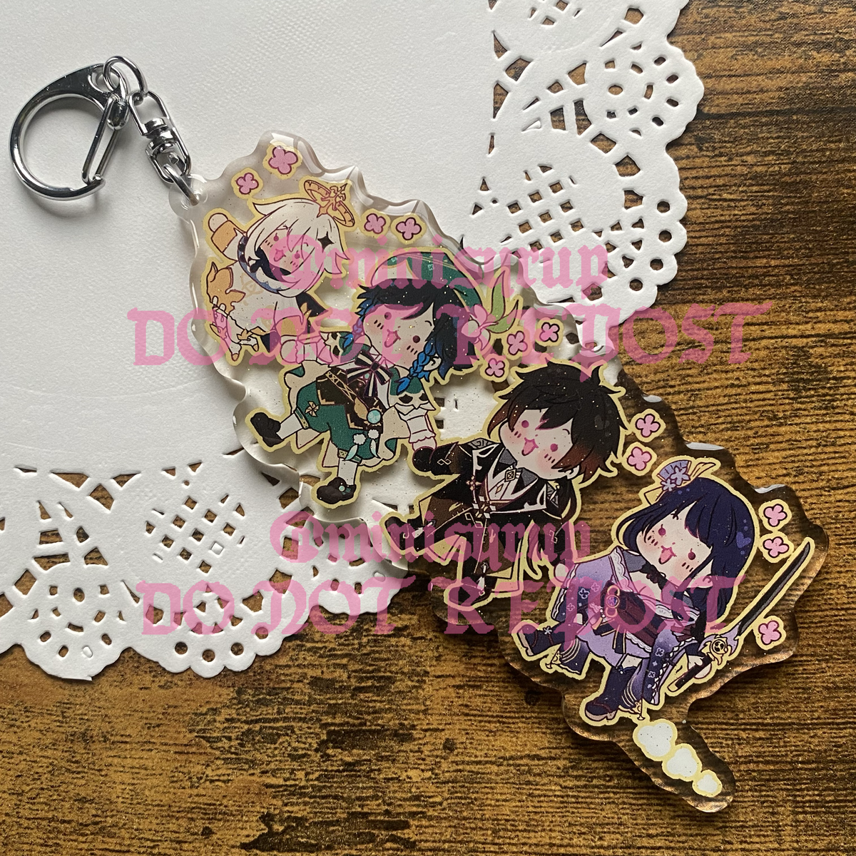 Genshin Hold Hands! 4" Charm